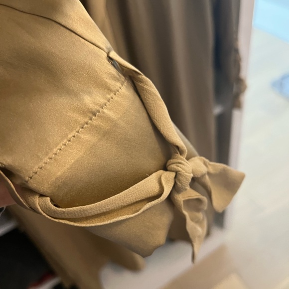Aritzia Silk Gold Duster by Wildfred with wrist tie detail. - Picture 2 of 4